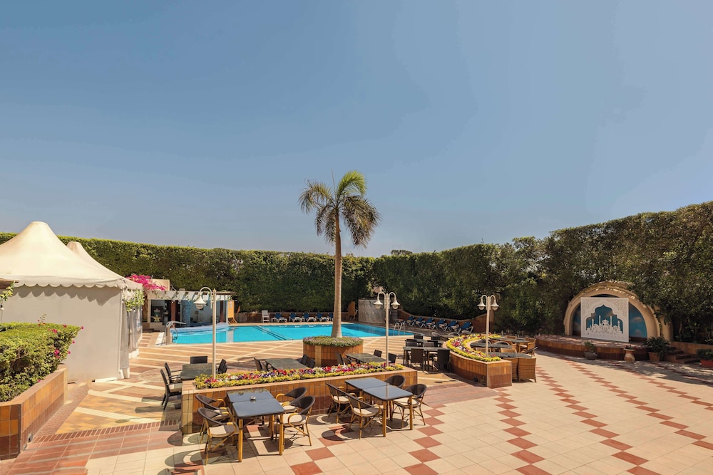 Sonesta Hotel Tower & Casino Cairo — Swimming pool in Cairo, Cairo