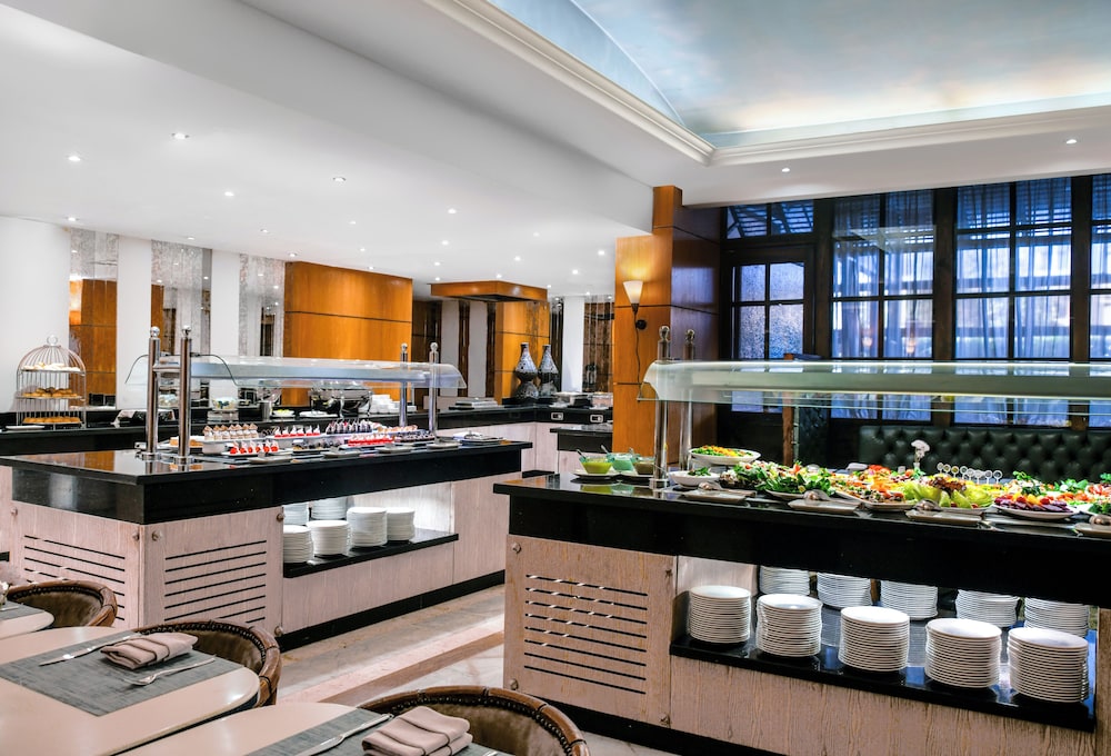Sonesta Hotel Tower & Casino Cairo — Restaurant & bars in Cairo, Cairo