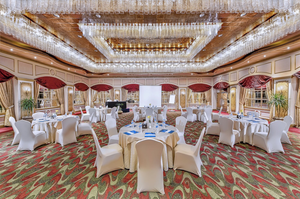 Sonesta Hotel Tower & Casino Cairo — Restaurant & bars in Cairo, Cairo