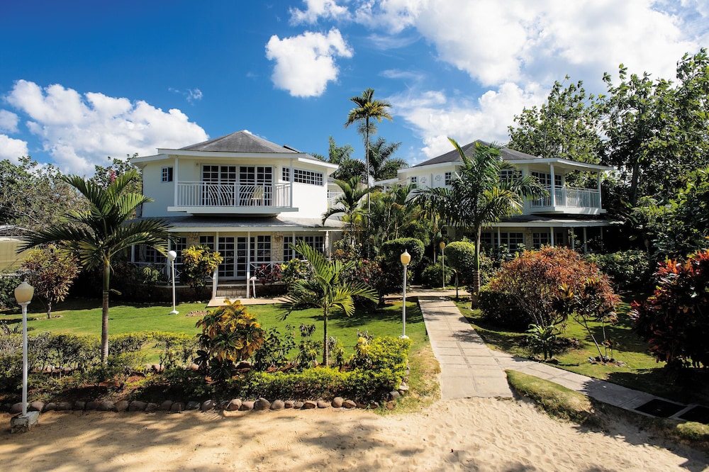 Rondel Village — Hotel building in Negril