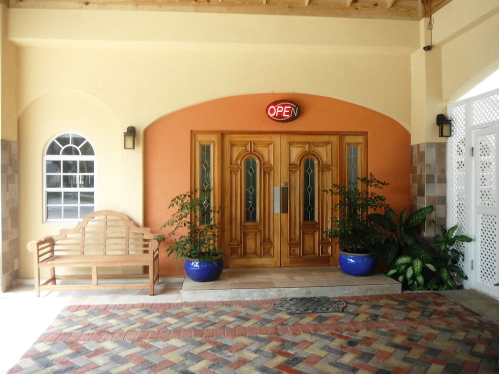 Rondel Village — Hotel building in Negril