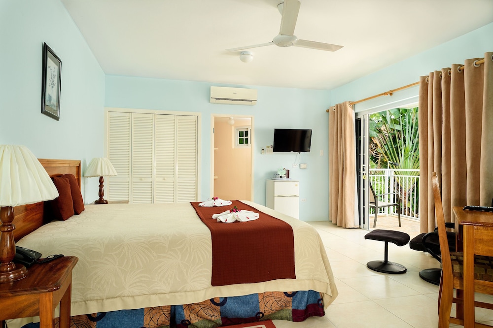 Rondel Village — Hotel rooms in Negril