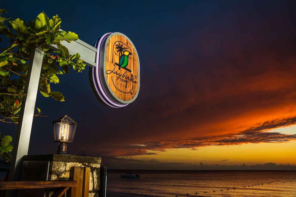 Rondel Village — Restaurant & bars in Negril