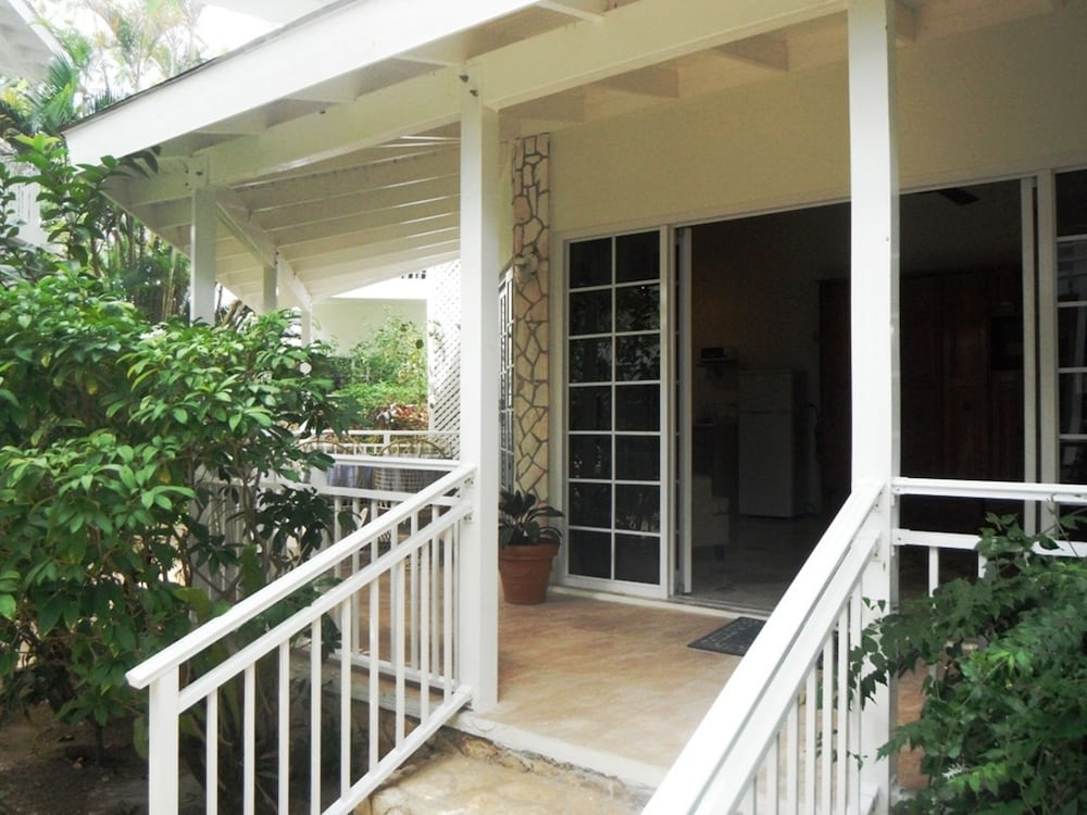 Rondel Village — Hotel building in Negril
