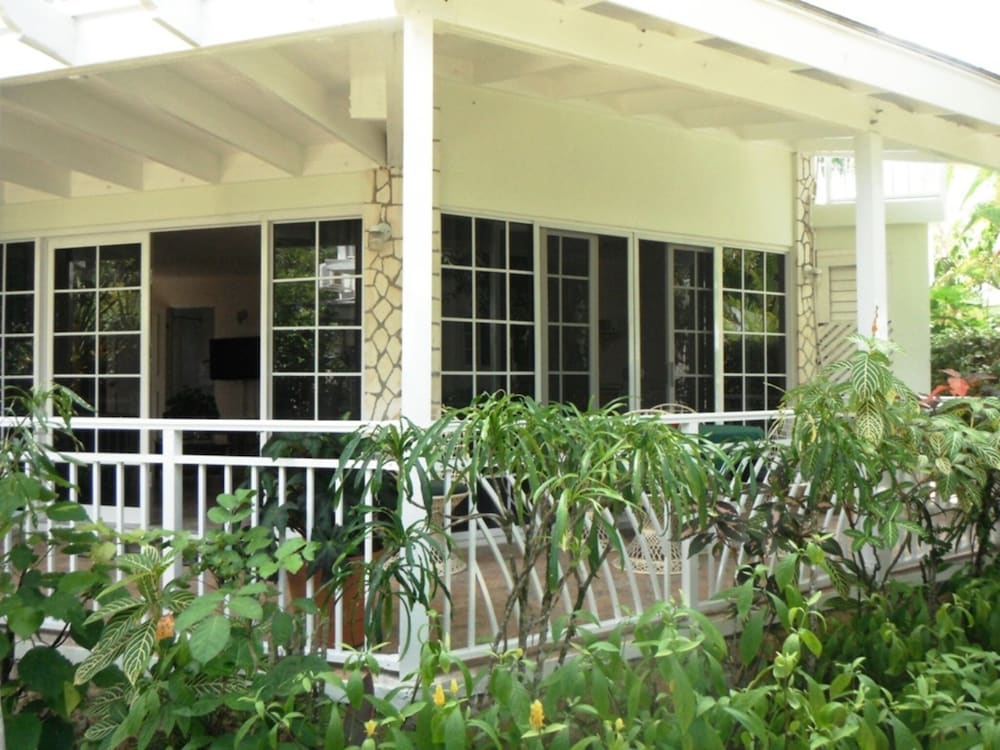 Rondel Village — Hotel building in Negril