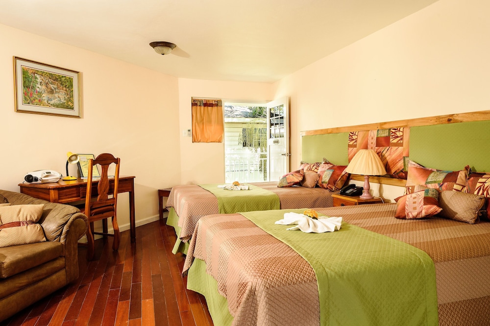 Rondel Village — Hotel rooms in Negril