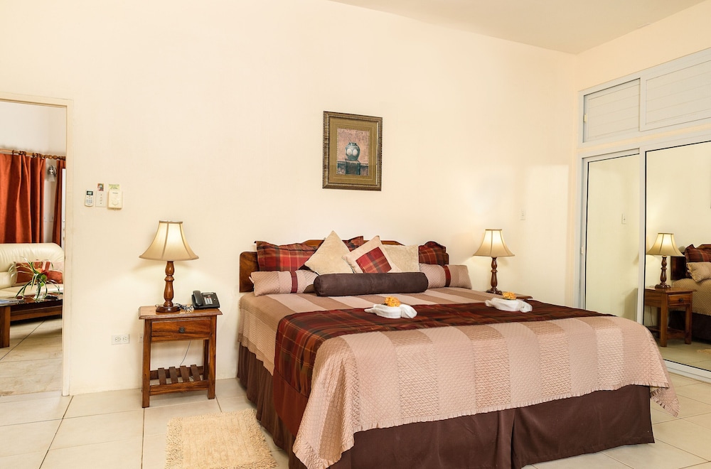 Rondel Village — Hotel rooms in Negril