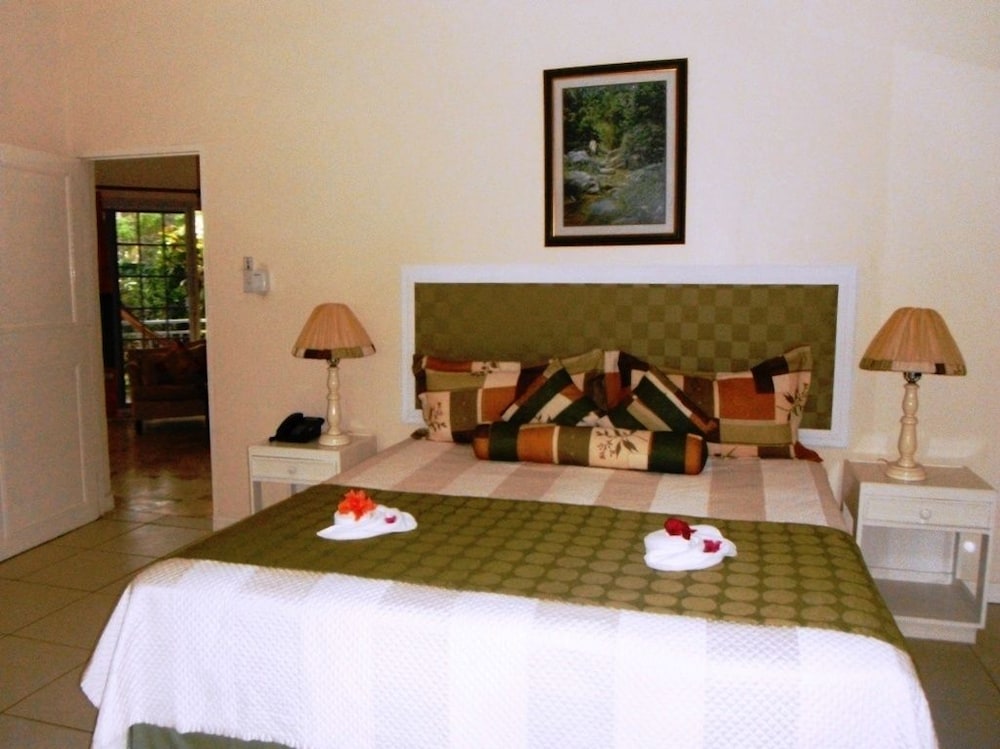 Rondel Village — Hotel rooms in Negril