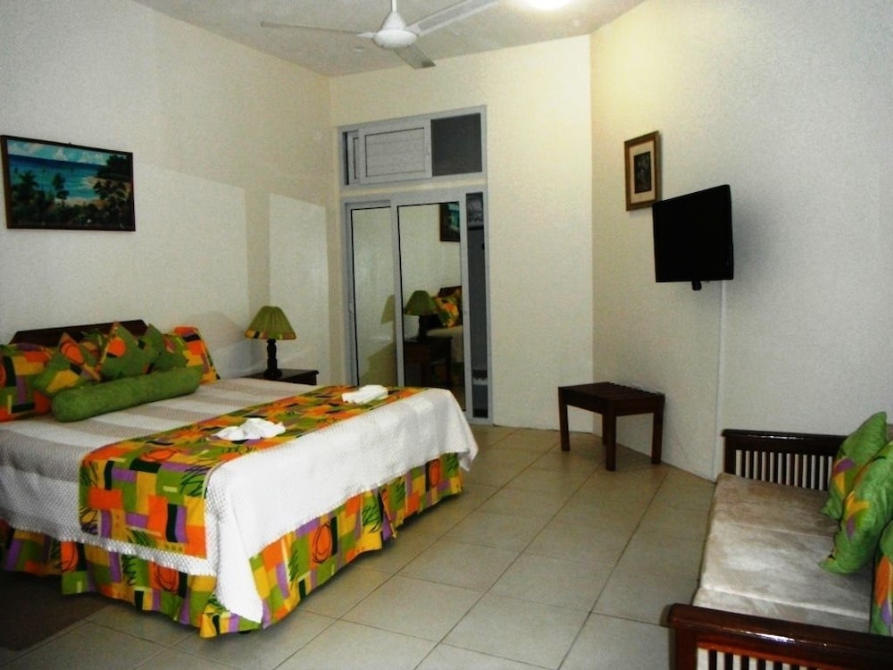 Rondel Village — Hotel rooms in Negril