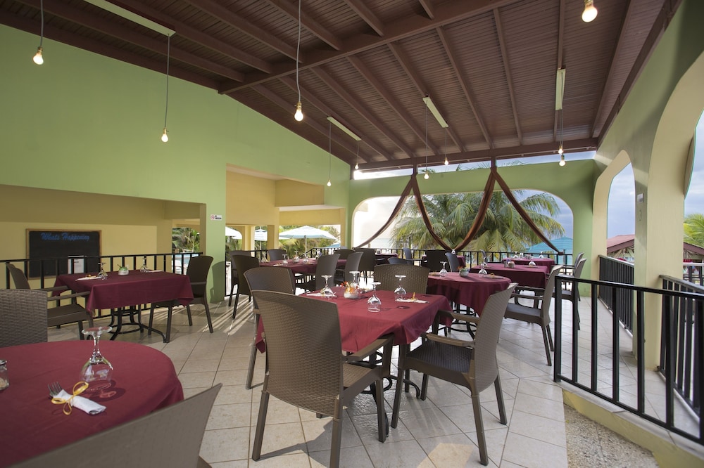 Rooms on the Beach Negril — Restaurant & bars in Negril