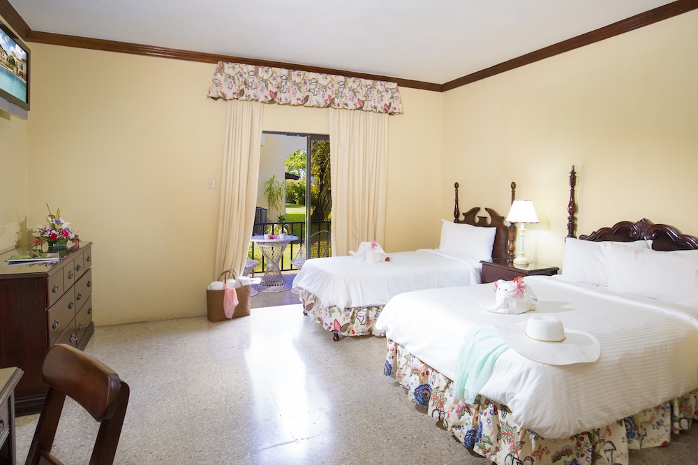 Rooms on the Beach Negril — Hotel rooms in Negril