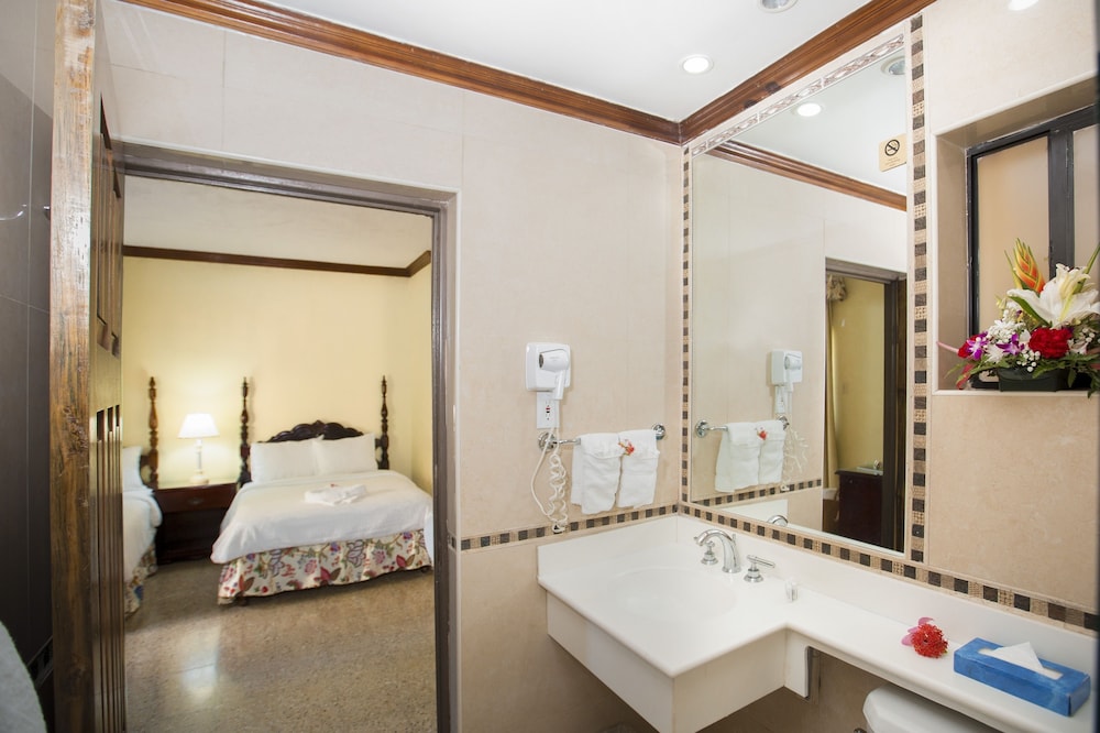 Rooms on the Beach Negril — Hotel rooms in Negril