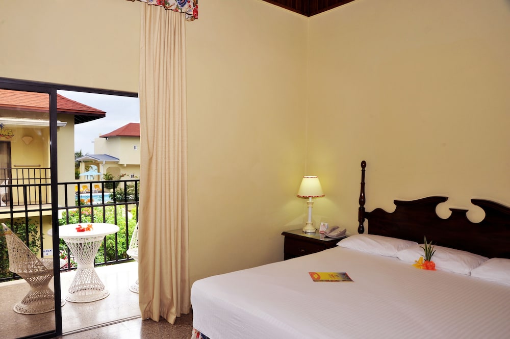 Rooms on the Beach Negril — Hotel rooms in Negril