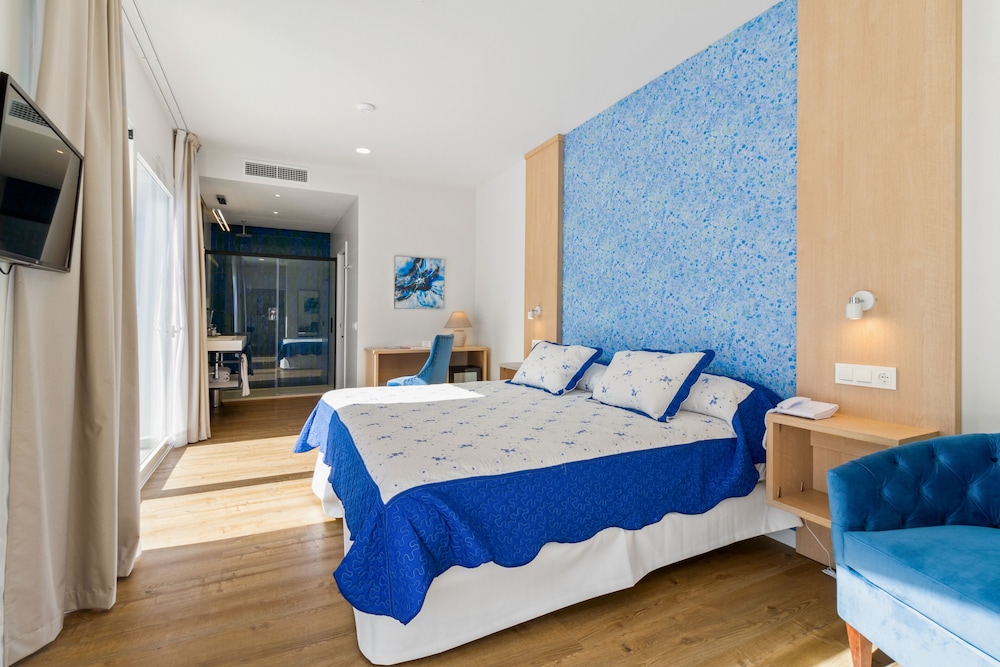 Hotel Alay Puerto Marina - Adults Only Recommended — Rooms in Benalmadena, Andalusia