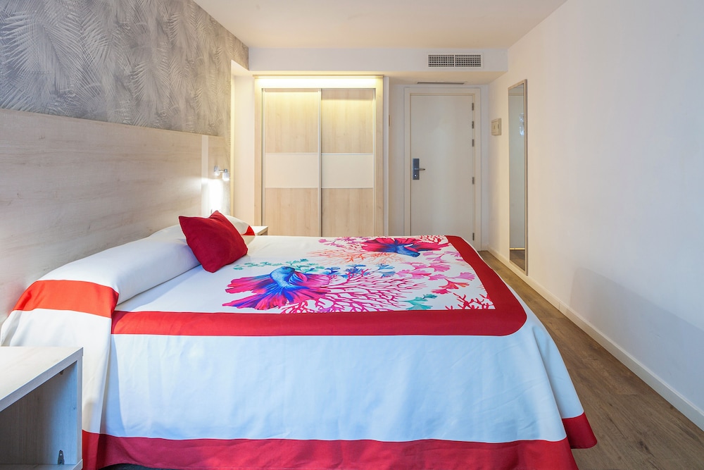 Hotel Alay Puerto Marina - Adults Only Recommended — Rooms in Benalmadena, Andalusia