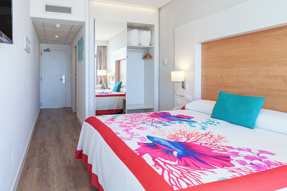 Hotel Alay Puerto Marina - Adults Only Recommended — Rooms in Benalmadena, Andalusia