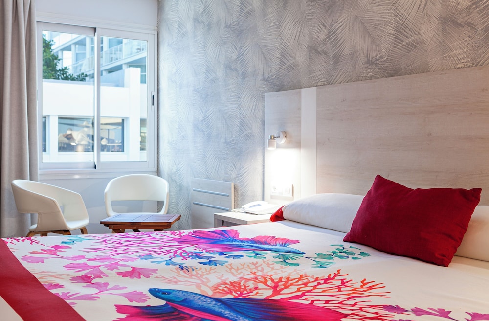Hotel Alay Puerto Marina - Adults Only Recommended — Rooms in Benalmadena, Andalusia