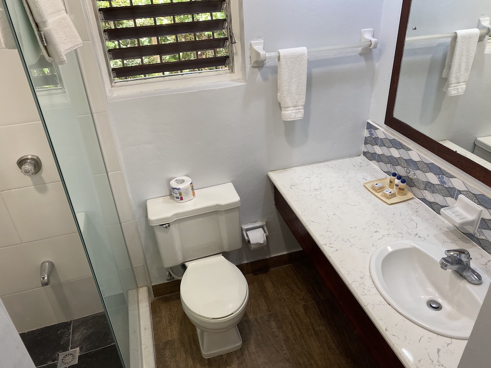 Toby's Resort — Hotel rooms in Montego Bay