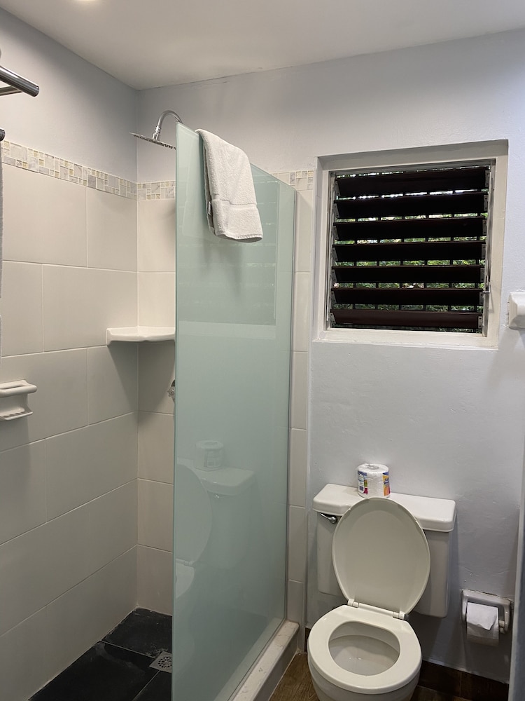 Toby's Resort — Hotel rooms in Montego Bay