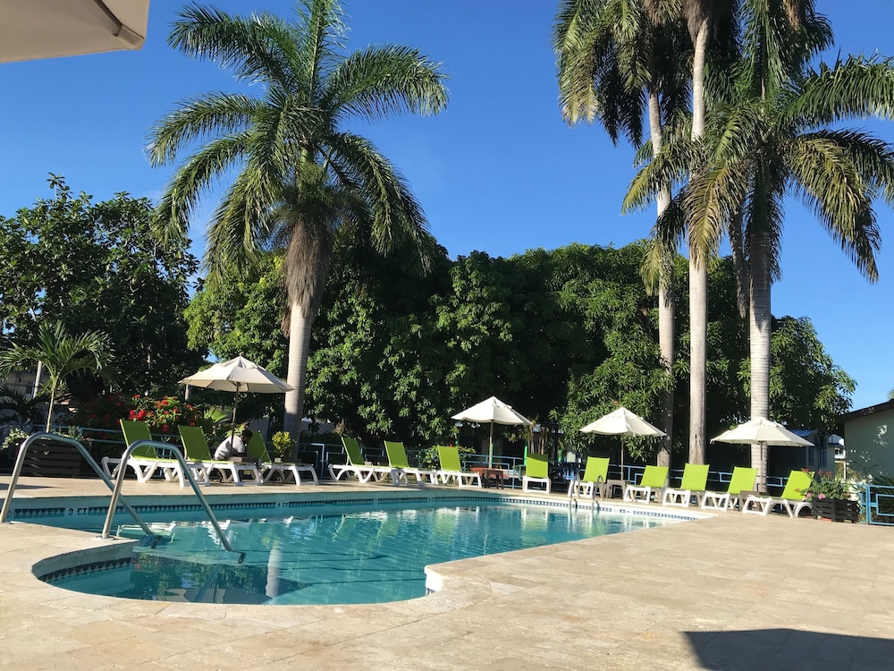 Toby's Resort — Swimming pool in Montego Bay