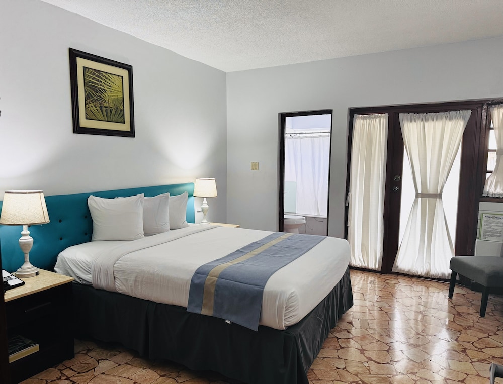 Toby's Resort — Hotel rooms in Montego Bay