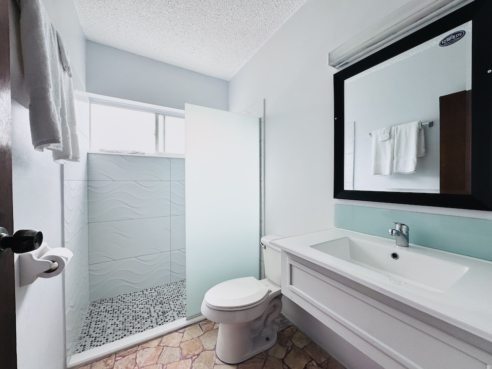Toby's Resort — Hotel rooms in Montego Bay