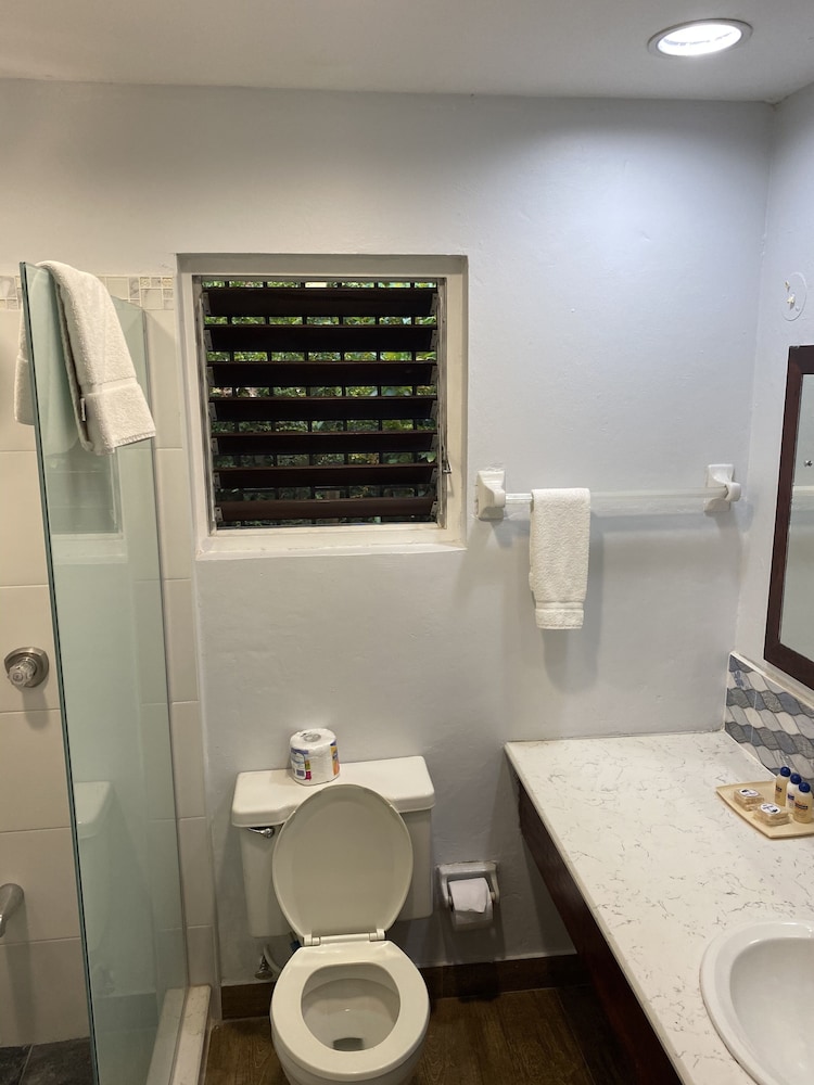 Toby's Resort — Hotel rooms in Montego Bay