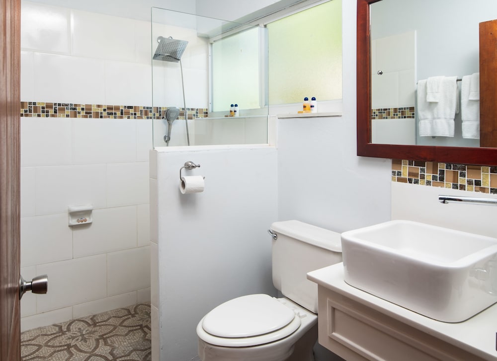 Toby's Resort — Hotel rooms in Montego Bay