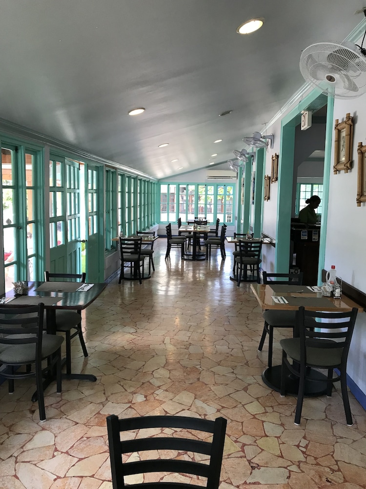 Toby's Resort — Restaurant & bars in Montego Bay