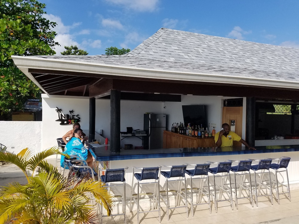 White Sands Negril — Restaurant & bars in Negril