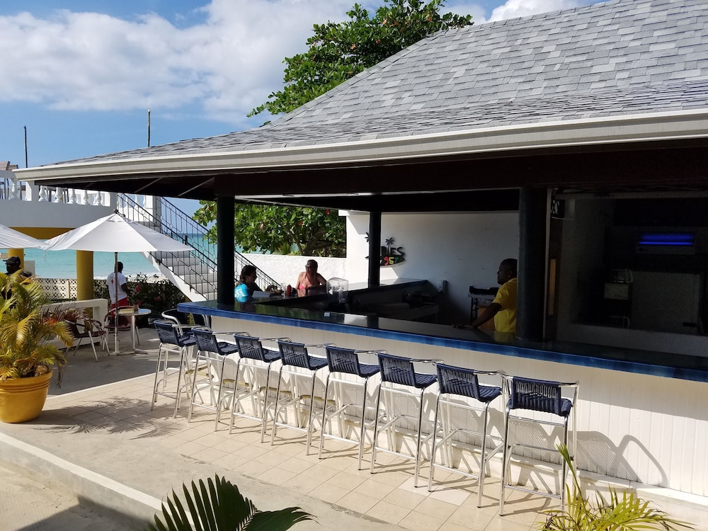 White Sands Negril — Restaurant & bars in Negril