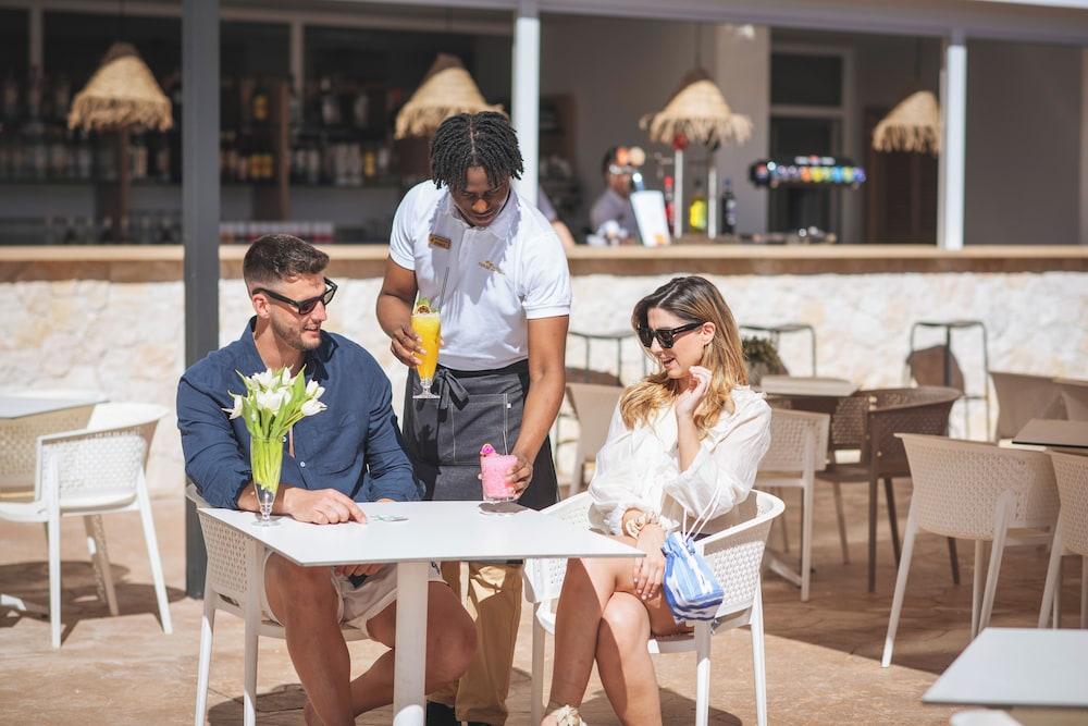 Hotel HSM Atlantic Park Hotel — Restaurant & bars in Magaluf, Balearic Islands