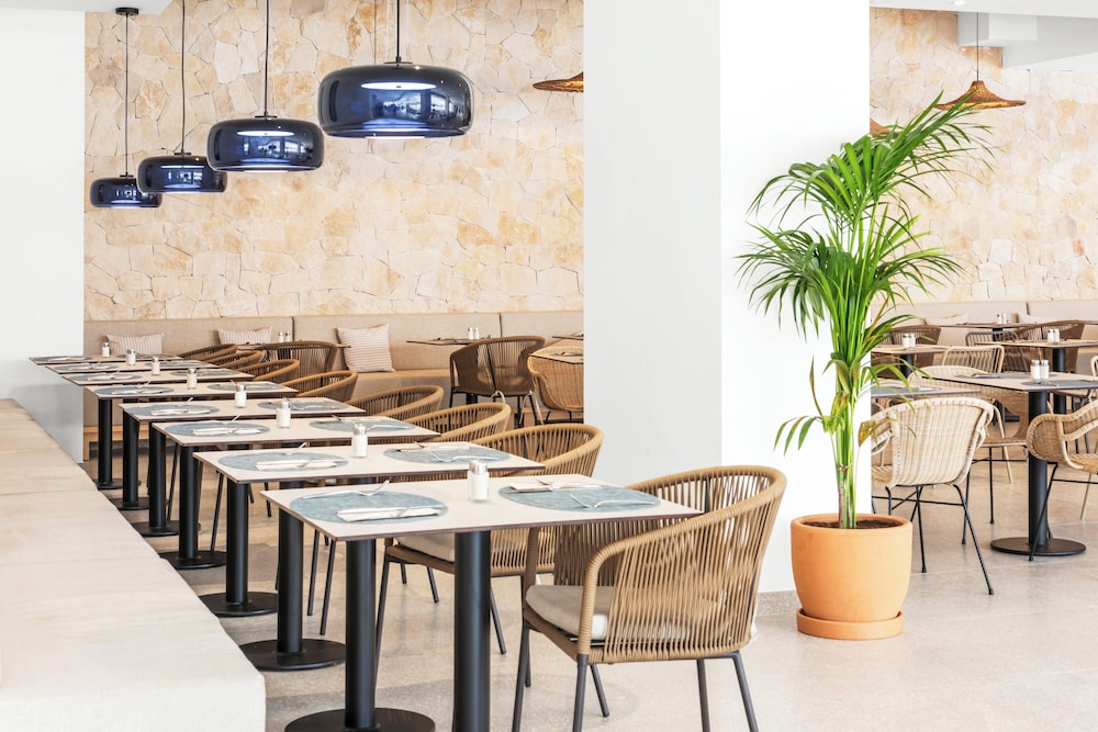 Hotel HSM Atlantic Park Hotel — Restaurant & bars in Magaluf, Balearic Islands