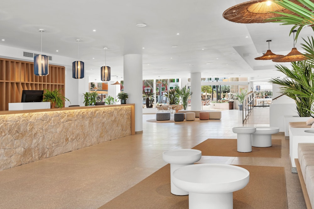 Hotel HSM Atlantic Park Hotel — Hotel building in Magaluf, Balearic Islands