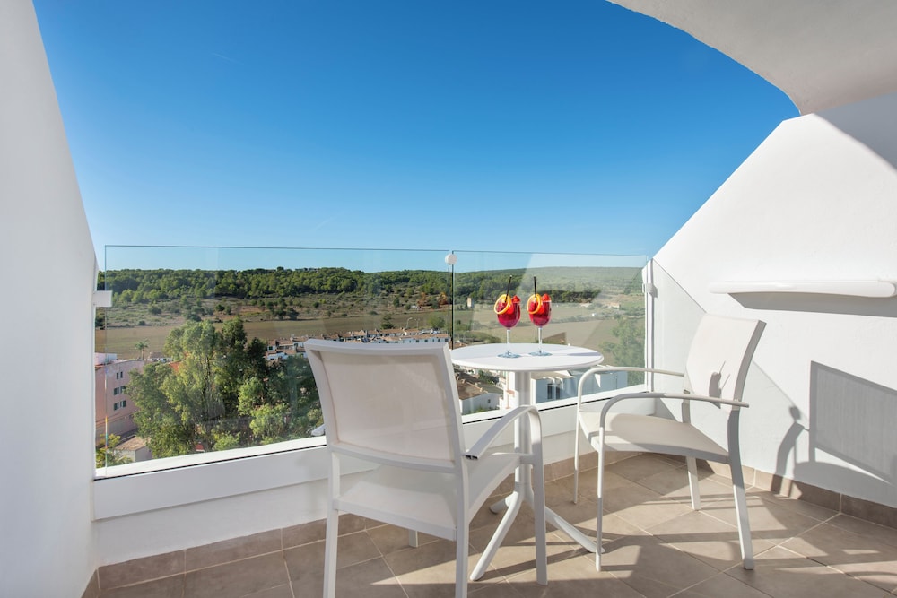 Hotel HSM Atlantic Park Hotel — Hotel rooms in Magaluf, Balearic Islands