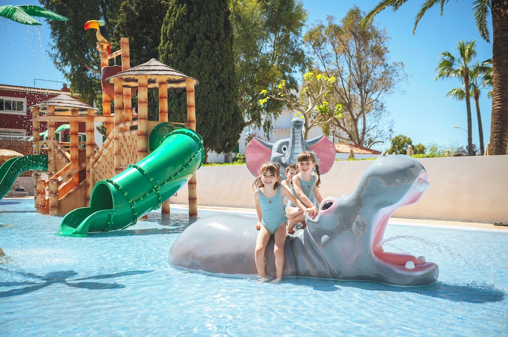 Hotel HSM Atlantic Park Hotel — Swimming pool in Magaluf, Balearic Islands