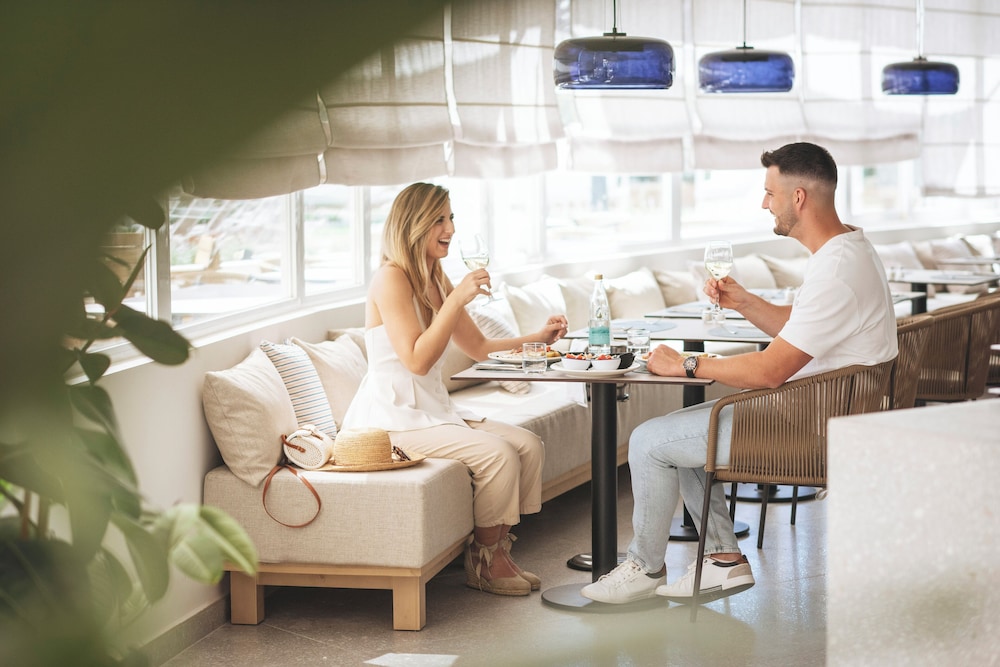 Hotel HSM Atlantic Park Hotel — Restaurant & bars in Magaluf, Balearic Islands