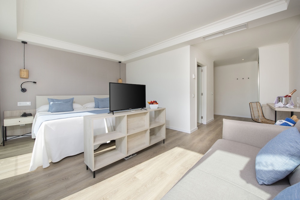 Hotel HSM Atlantic Park Hotel — Hotel rooms in Magaluf, Balearic Islands