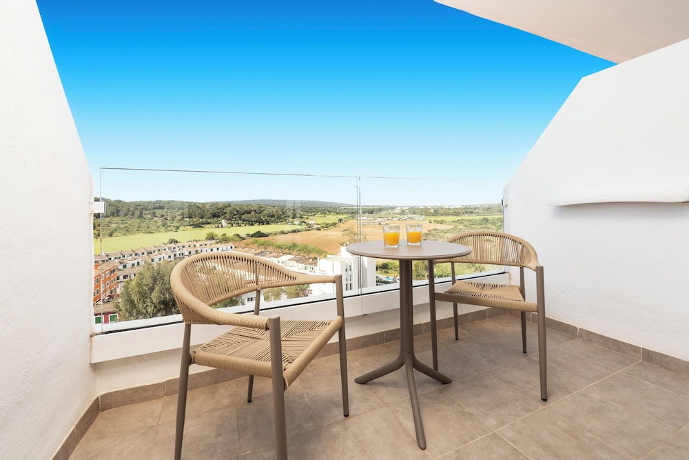 Hotel HSM Atlantic Park Hotel — Hotel rooms in Magaluf, Balearic Islands