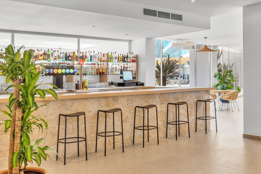 Hotel HSM Atlantic Park Hotel — Restaurant & bars in Magaluf, Balearic Islands