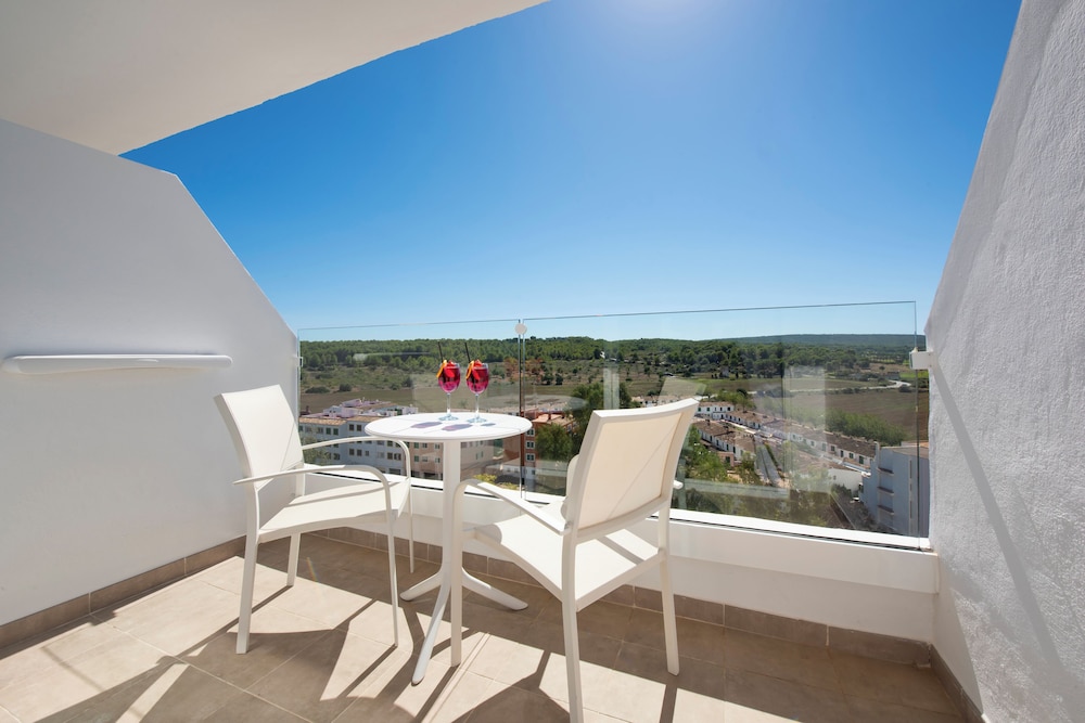 Hotel HSM Atlantic Park Hotel — Hotel rooms in Magaluf, Balearic Islands