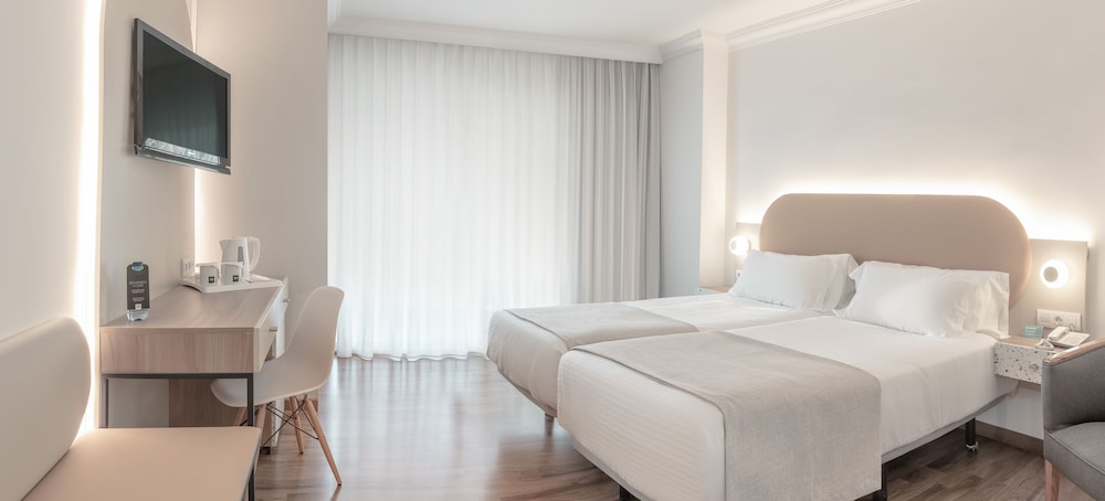 Hotel RH Victoria & Spa Benidorm By Hoteles RH — Hotel rooms in Benidorm, Valencian Community