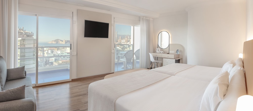 Hotel RH Victoria & Spa Benidorm By Hoteles RH — Hotel rooms in Benidorm, Valencian Community