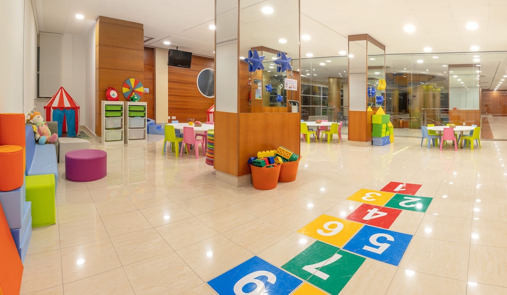 Hotel RH Victoria & Spa Benidorm By Hoteles RH — Attractions for children in Benidorm, Valencian Community