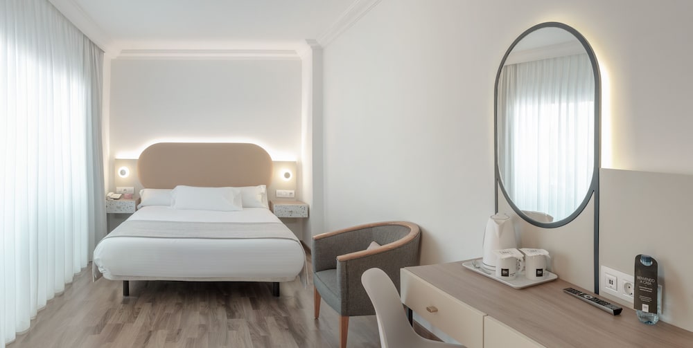 Hotel RH Victoria & Spa Benidorm By Hoteles RH — Hotel rooms in Benidorm, Valencian Community