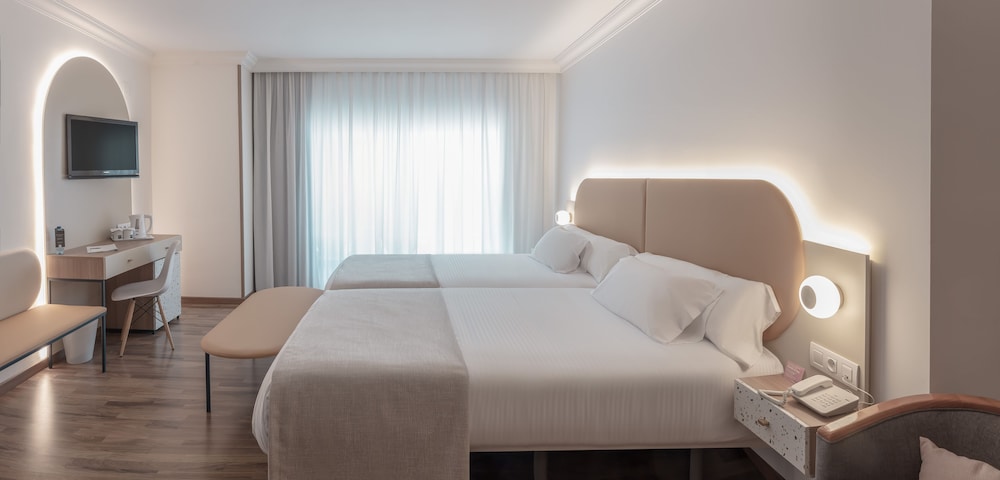 Hotel RH Victoria & Spa Benidorm By Hoteles RH — Hotel rooms in Benidorm, Valencian Community