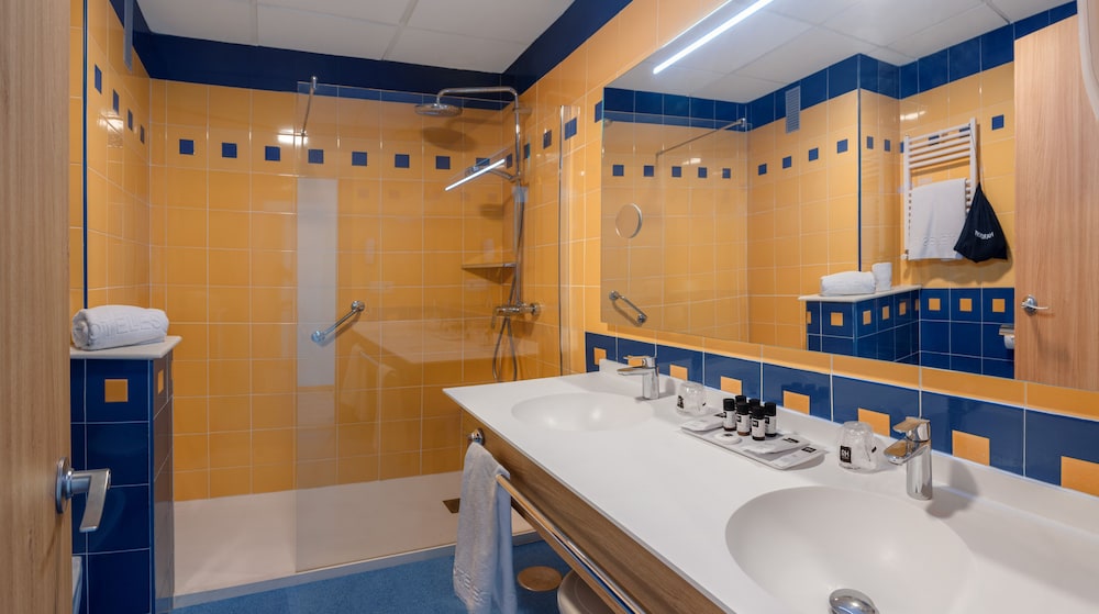 Hotel RH Victoria & Spa Benidorm By Hoteles RH — Hotel rooms in Benidorm, Valencian Community