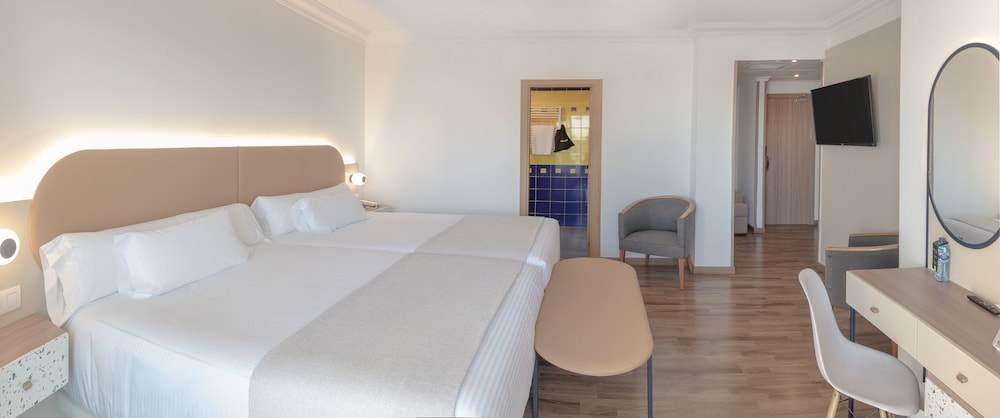 Hotel RH Victoria & Spa Benidorm By Hoteles RH — Hotel rooms in Benidorm, Valencian Community