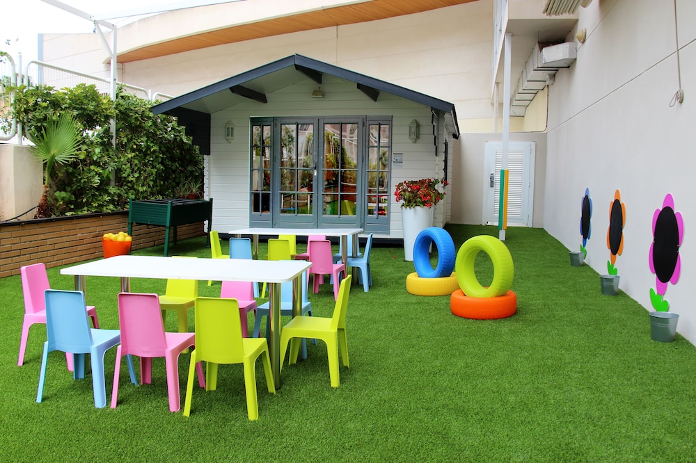 Hotel RH Victoria & Spa Benidorm By Hoteles RH — Attractions for children in Benidorm, Valencian Community