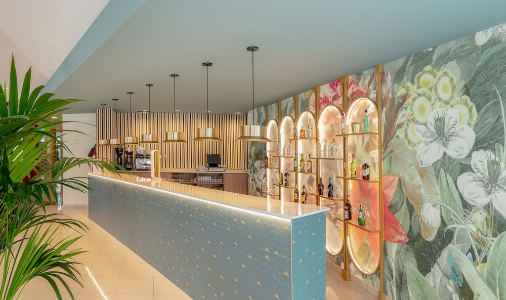 Hotel RH Victoria & Spa Benidorm By Hoteles RH — Restaurant & bars in Benidorm, Valencian Community